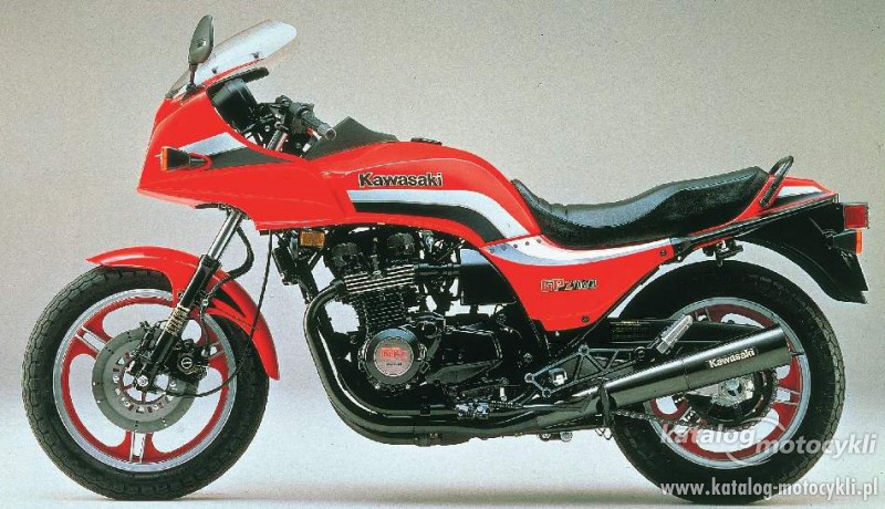Обзор мотоцикла kawasaki gpz 400 (gpz400r) — bikeswiki - энциклопедия японских мотоциклов