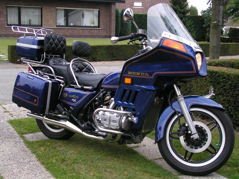 Мотоцикл honda gl 1800 gold wing: обзор, технические характеристики