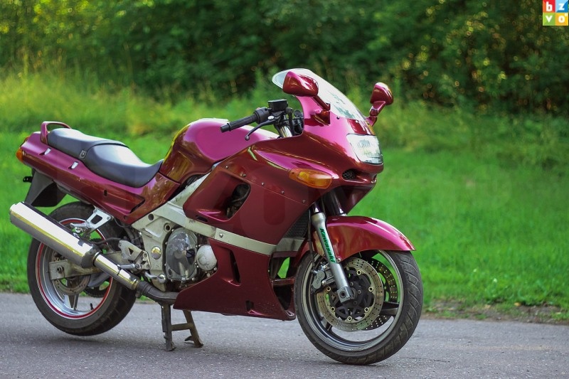 Тест-драйв мотоцикла Kawasaki ZZR 400