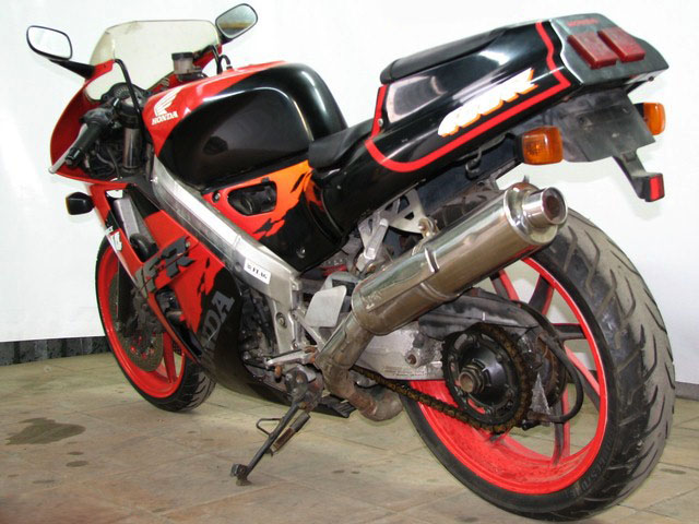Тест-драйв мотоцикла Honda VFR400
