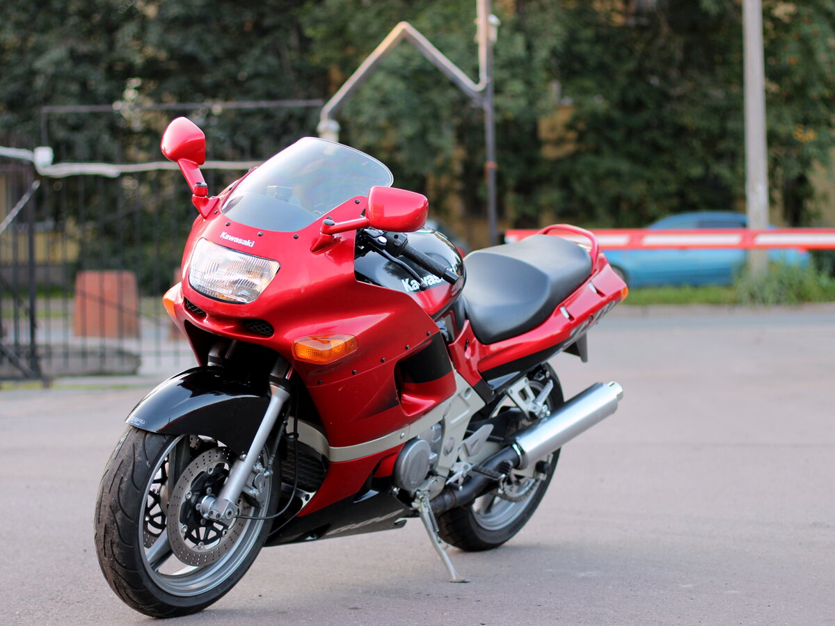 Тест-драйв мотоцикла Kawasaki ZZR600.