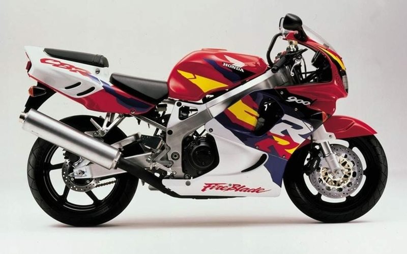 Тест-драйв мотоцикла Honda CBR900RR Fireblade
