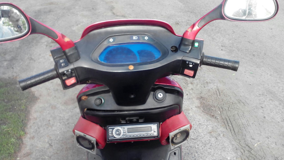 Магнитола на скутер – как поставить своими руками
