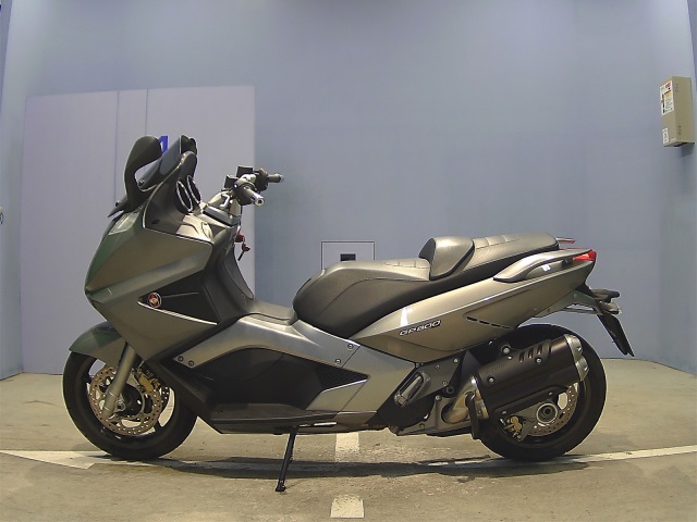 Самый мощный скутер Gilera GP 800