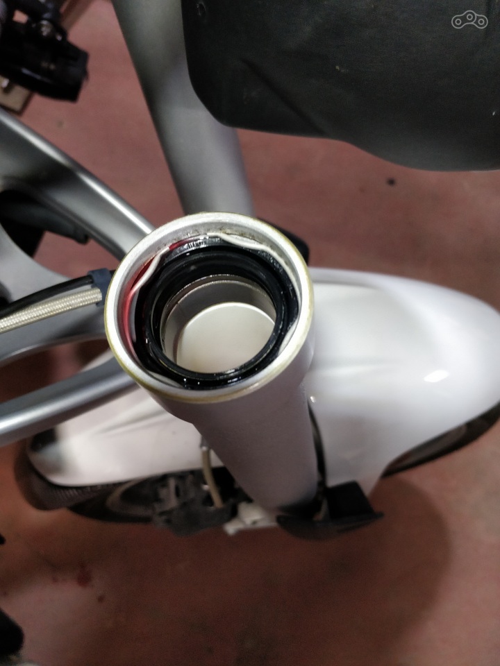 Замена масла, сальников и пыльников вилки на мотоцикле Suzuki GSF 400 bandit