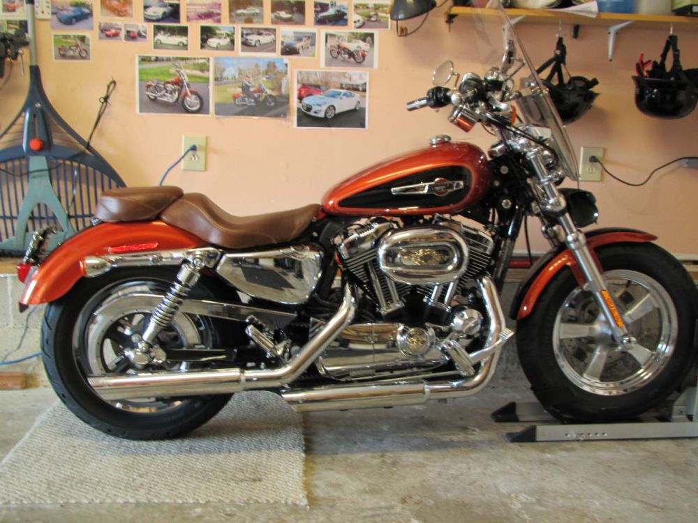 Мотоцикл harley-davidson 1200 sportster custom 2011