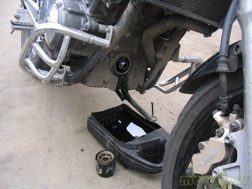 Как заменить масло и маслофильтр на Honda CB 400 SF