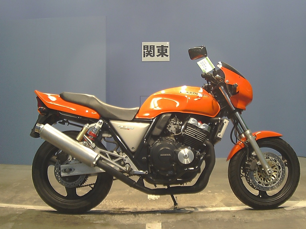 Мотоцикл honda cb400 super four 2004: разбираемся в общих чертах