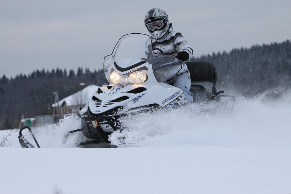 Снегоход polaris touring 550 - мотоснег