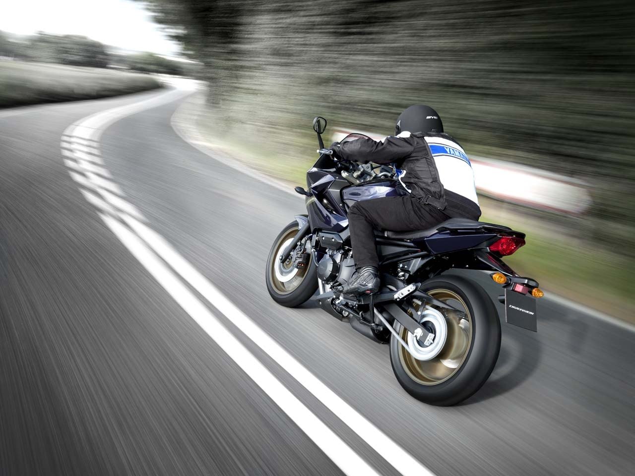 Тест-драйв мотоцикла Yamaha XJ6 Diversion