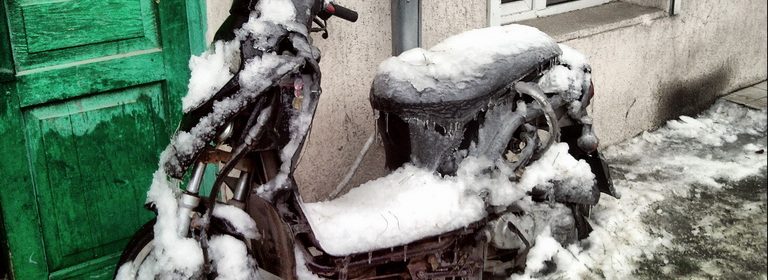 Хранение мотоцикла зимой в неотапливаемом гараже