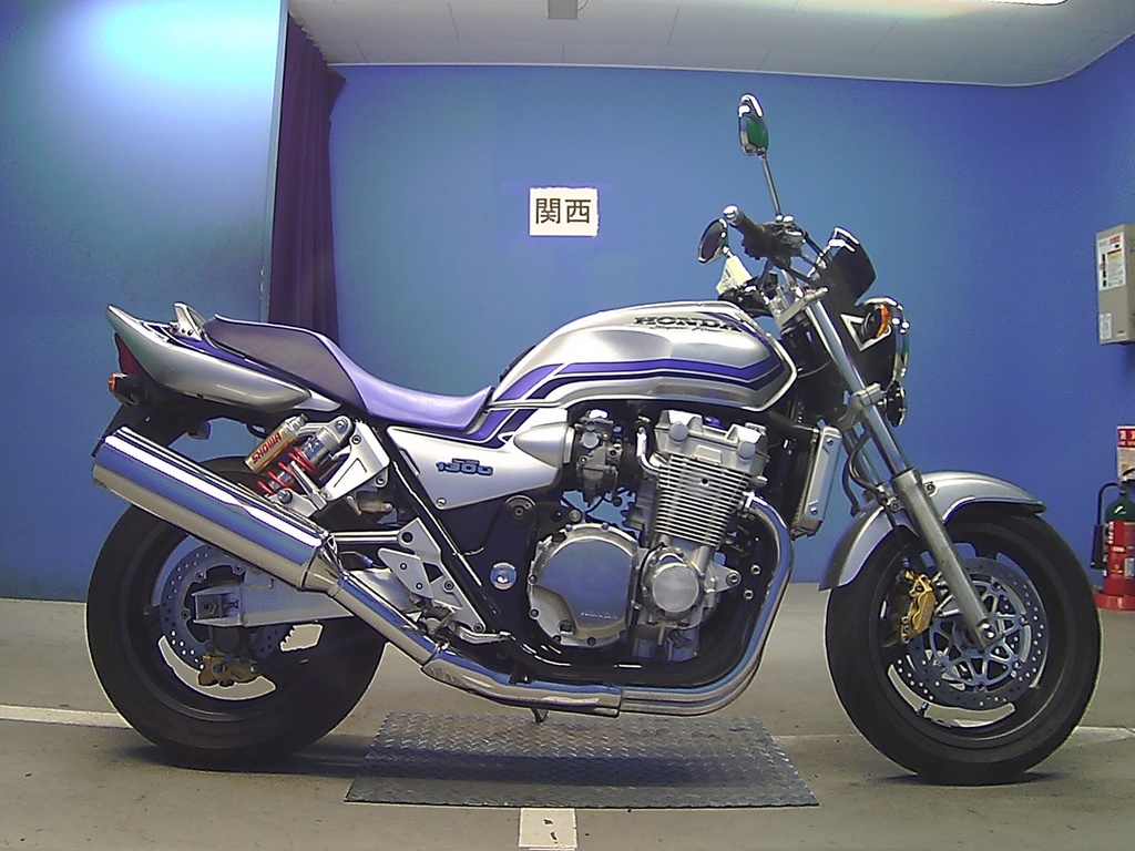 Мотоцикл honda cb1300 super four 2000 — освещаем детально