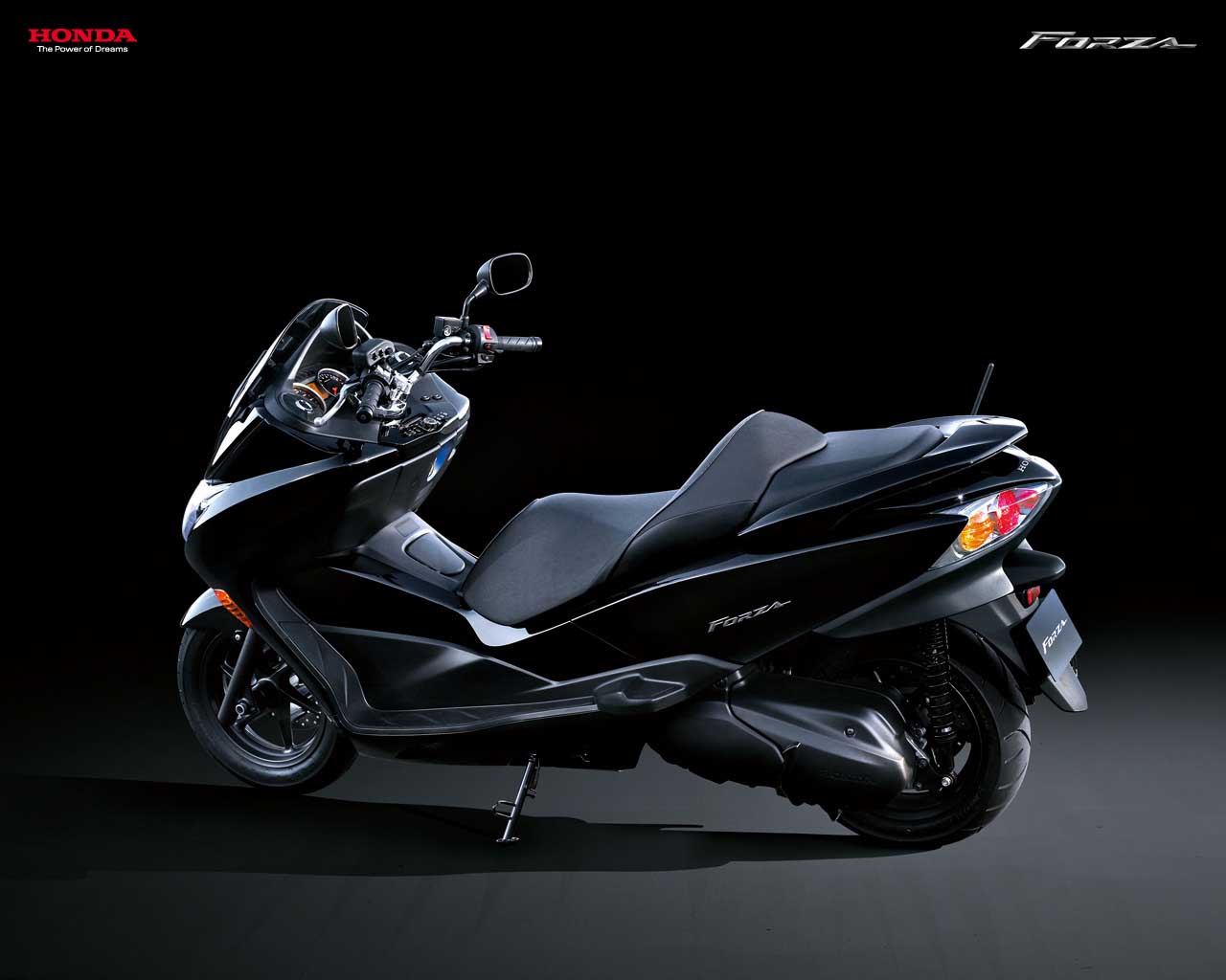 Компания Honda выпускает на рынок новый скутер Honda Forza