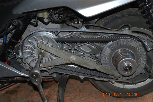 Фотоотчет: как отремонтировать крышку вариатора скутера?