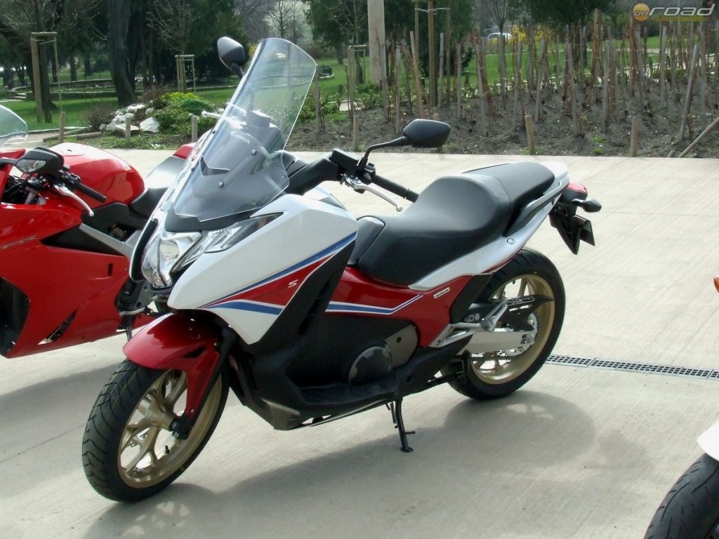 Экспресс-тест honda integra 700 c-abs – мотоцикл в обличье максискутера