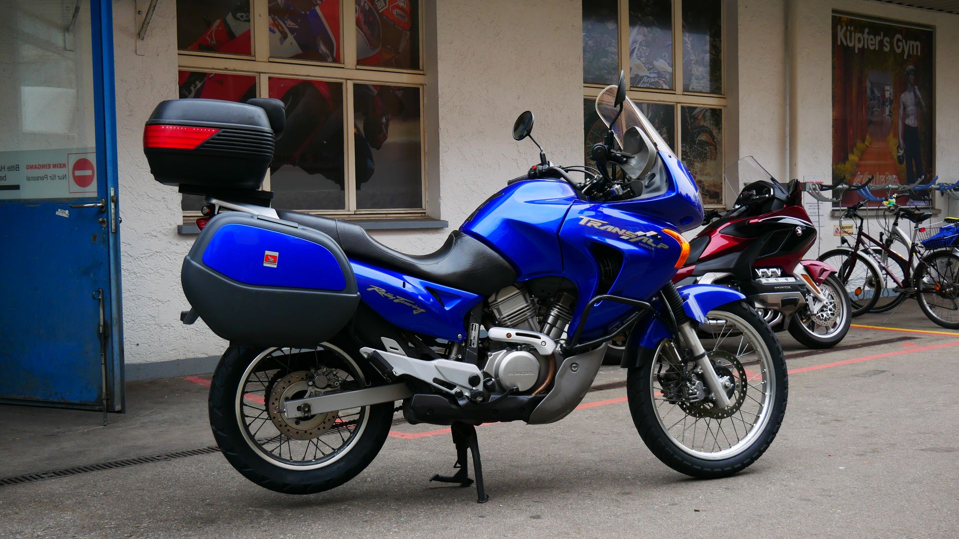 Обзор мотоцикла Honda Transalp (Хонда Трансальп) 650