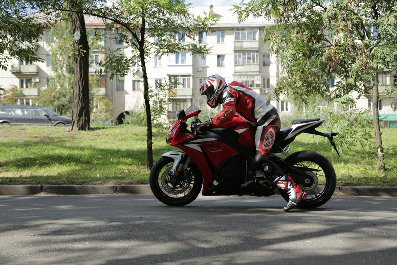 Тест-драйв мотоцикла Honda CBR1000RR