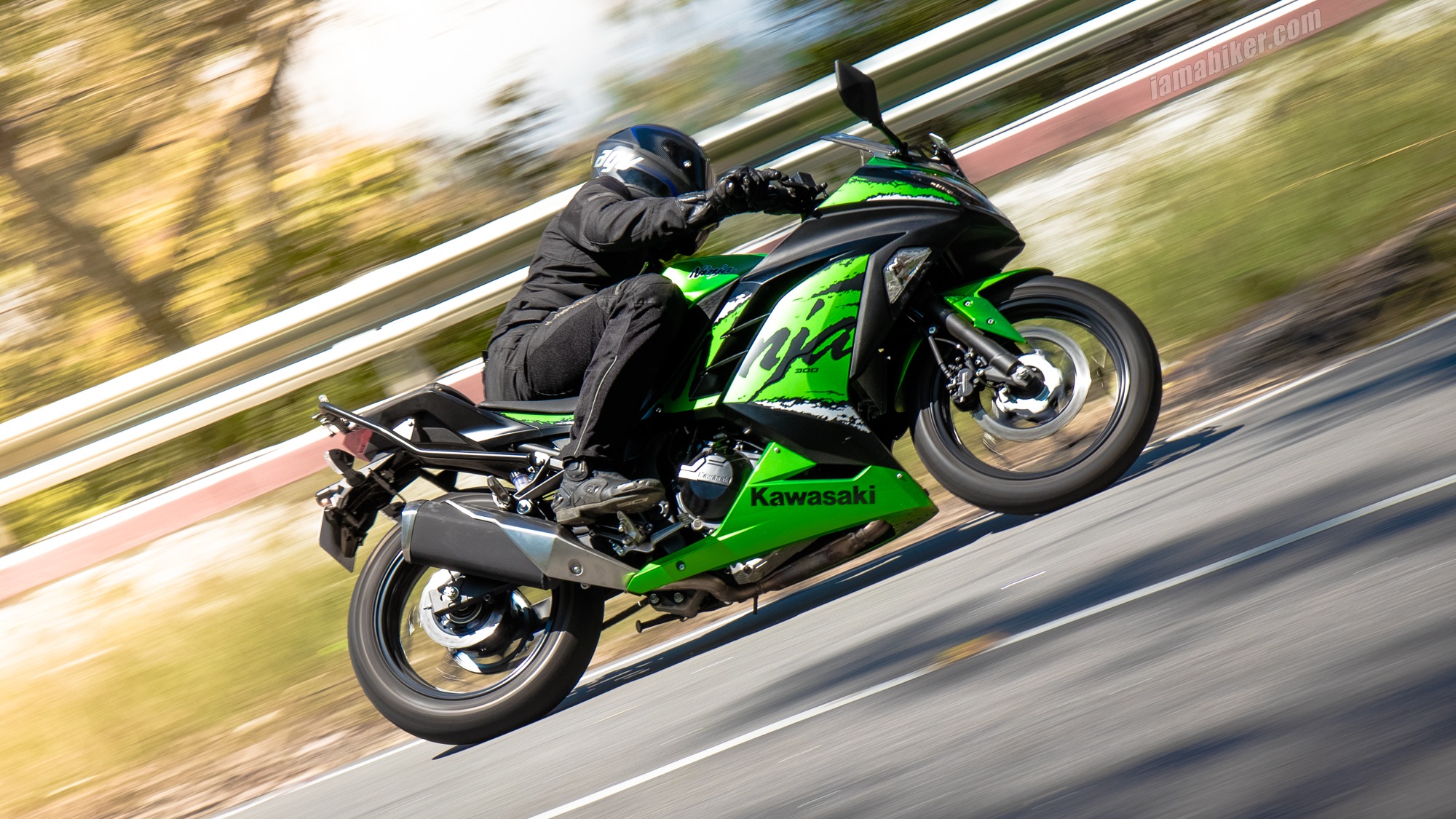 Kawasaki Ninja 300 черный обои