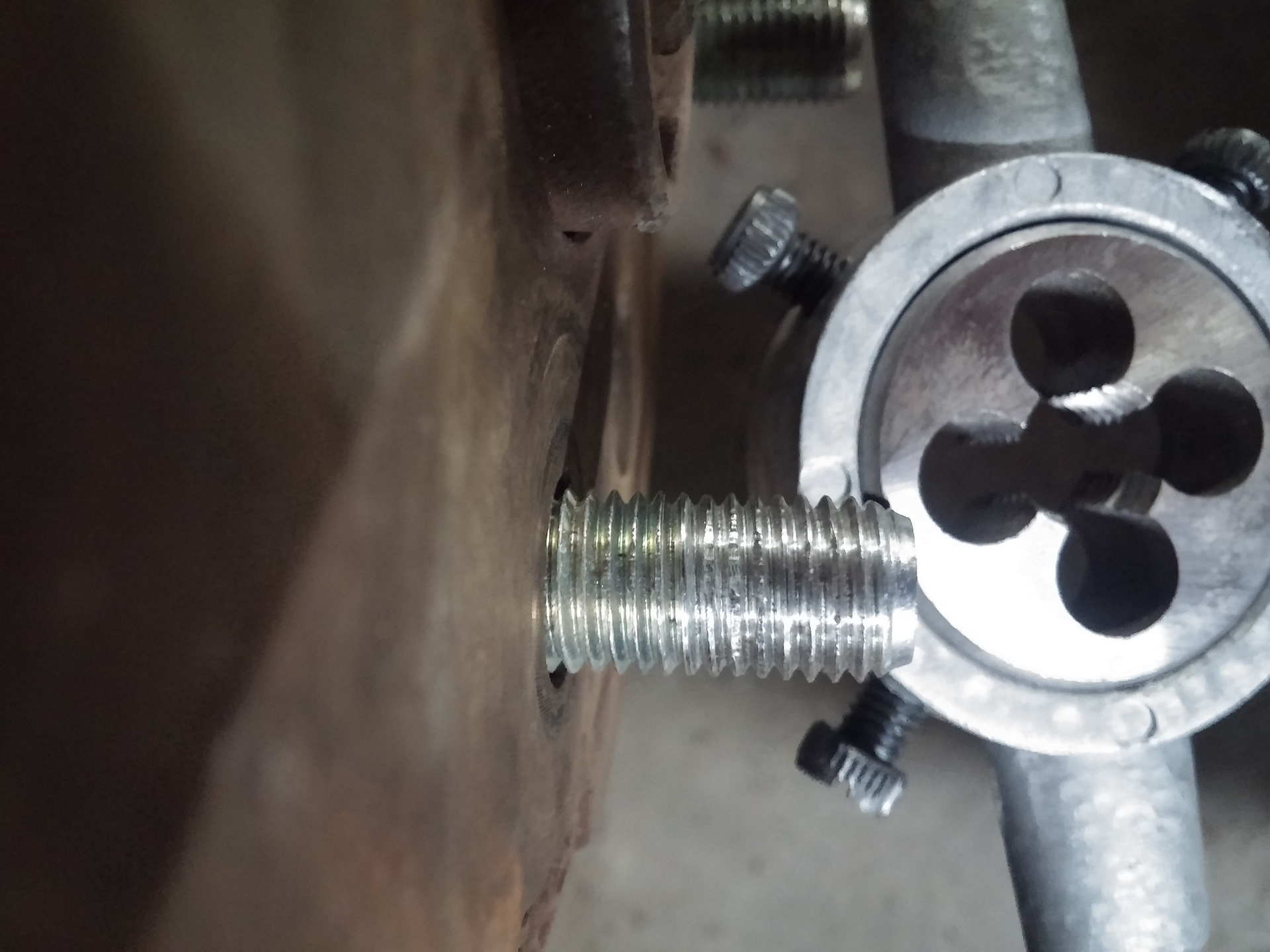 Восстановление и ремонт резьбовых соединений в конструкции скутера