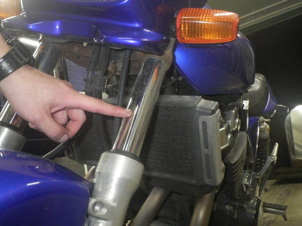 Как заменить тормозную жидкость на Honda CB 400 SF
