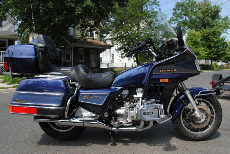 Обзор мотоцикла honda gl 1200 gold wing (interstate, deluxe, aspencade, limited edition) — bikeswiki - энциклопедия японских мотоциклов