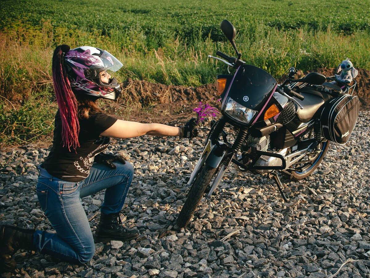 Девушки на мотоциклах – пять веских причин завести отношения