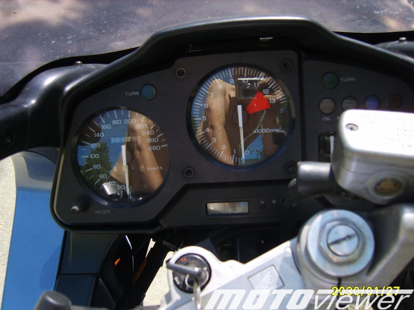 Тест-драйв мотоцикла Honda VFR750F