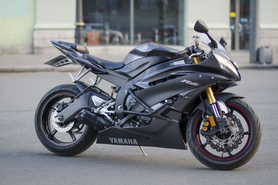 Стильный и надежный мотоцикл Yamaha R6