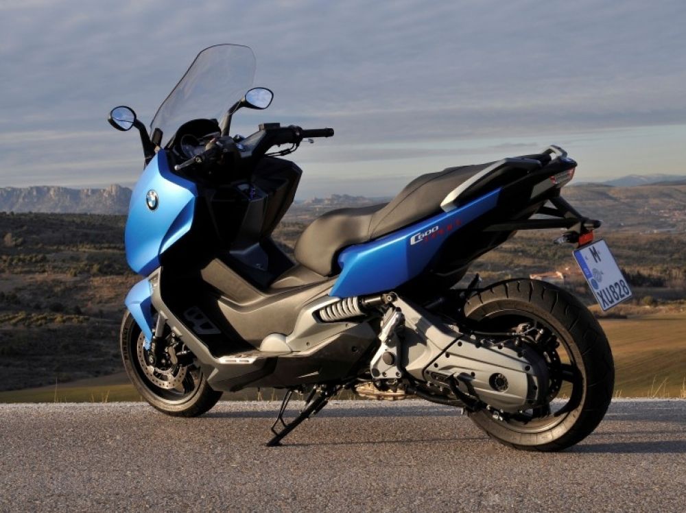 Мотоцикл bmw c600 sport 2013 — разбираем со всех сторон