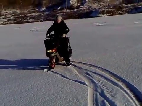 Как ездить на скутере зимой - советы и экипировка
