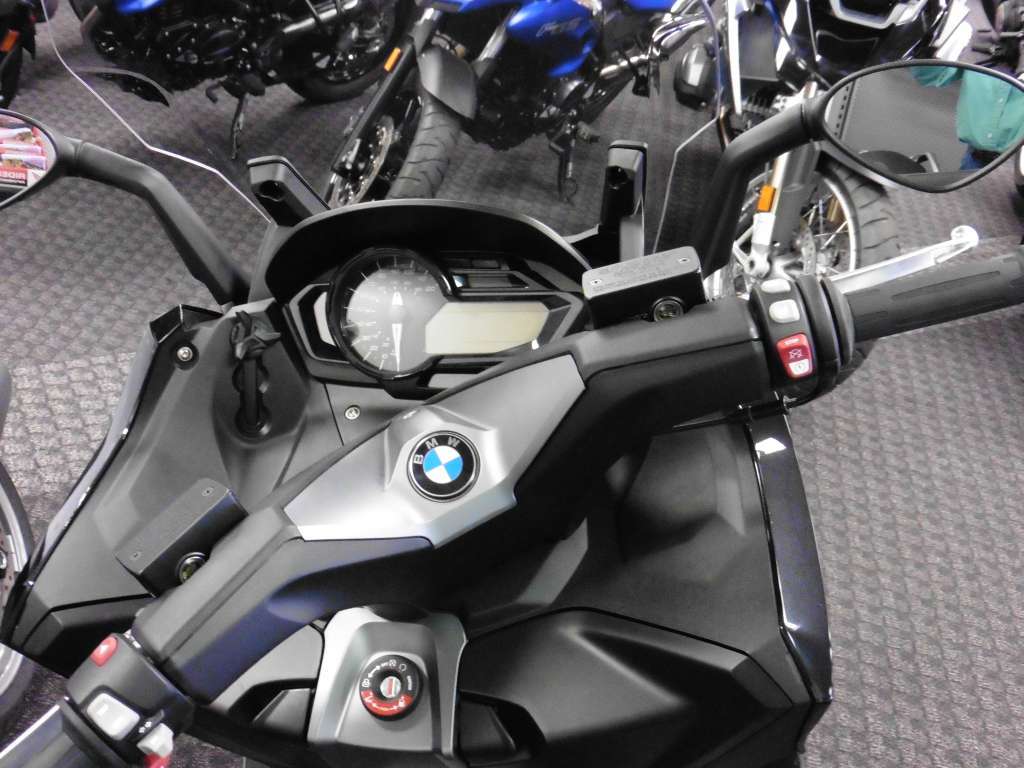Обзор: макси скутеры bmw c600 sport и c650 gran turismo. фото, видео